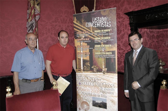 &copy;Ayto.Granada: En marcha el ciclo de visitas-conciertos de verano en el Albaic�n 